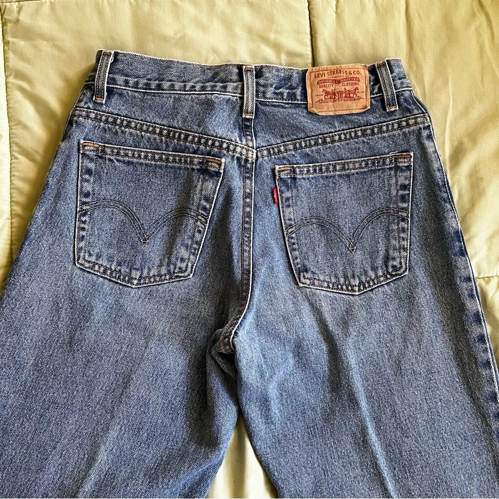 Vintage Levi’s 550 Relaxed - Picture 5 of 9